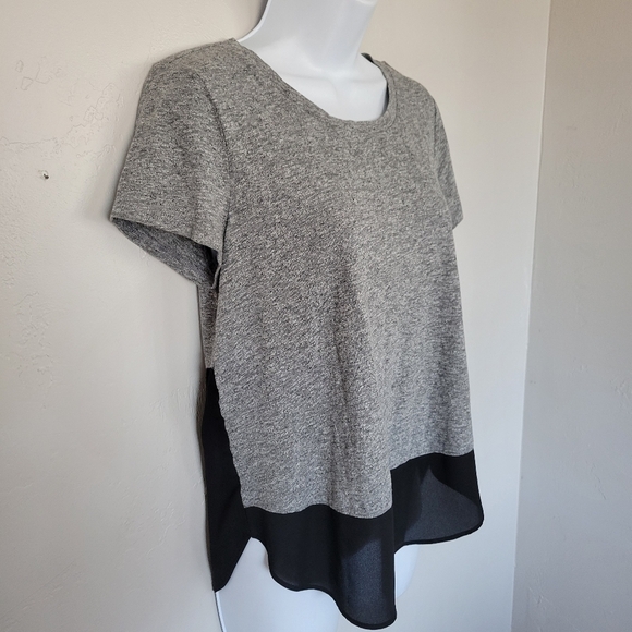 Express Womens Small Grey Short Sleeve Blouse Black Chiffon Trim Business Casual - Picture 5 of 7